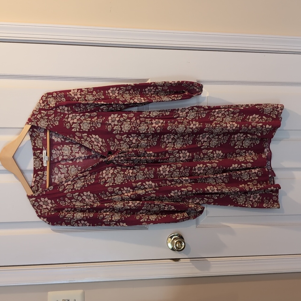 American Eagle Floral Keyhole Dress